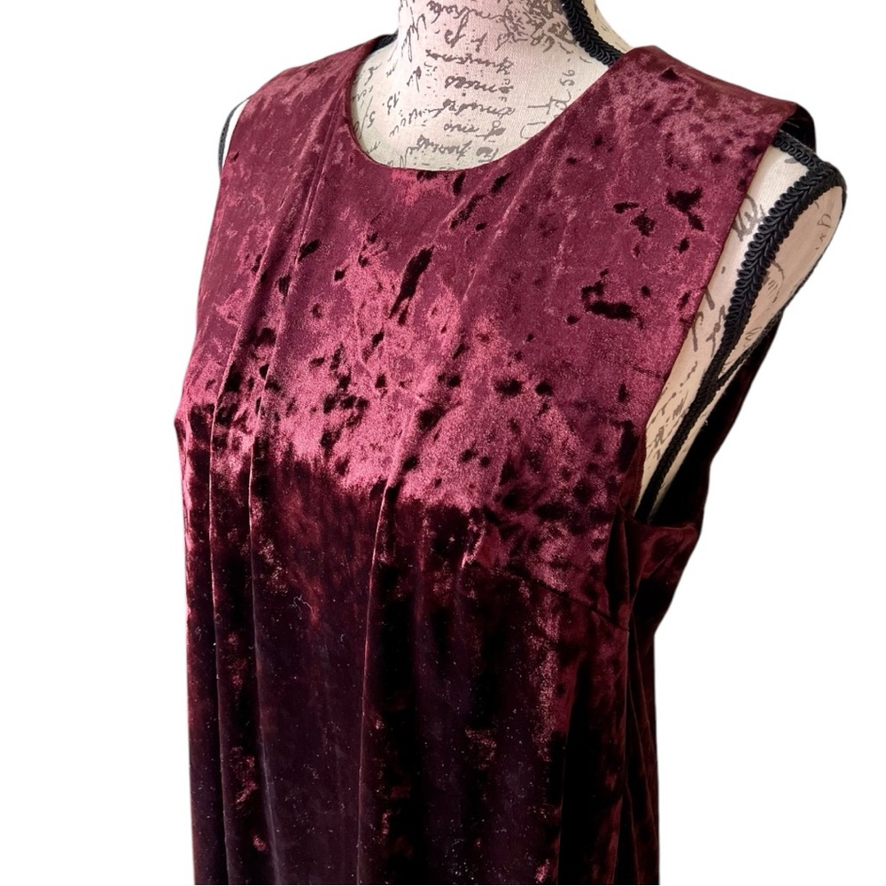 BCBGeneration | Burgundy Velvet Dress Size Medium - Picture 5 of 16